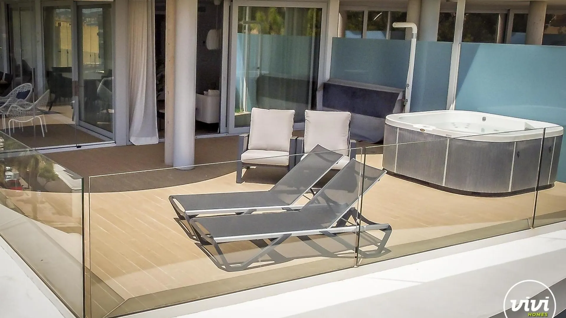 Vivi Homes - Azul Pool, Terrace & Sea View 丰希罗拉 0*,